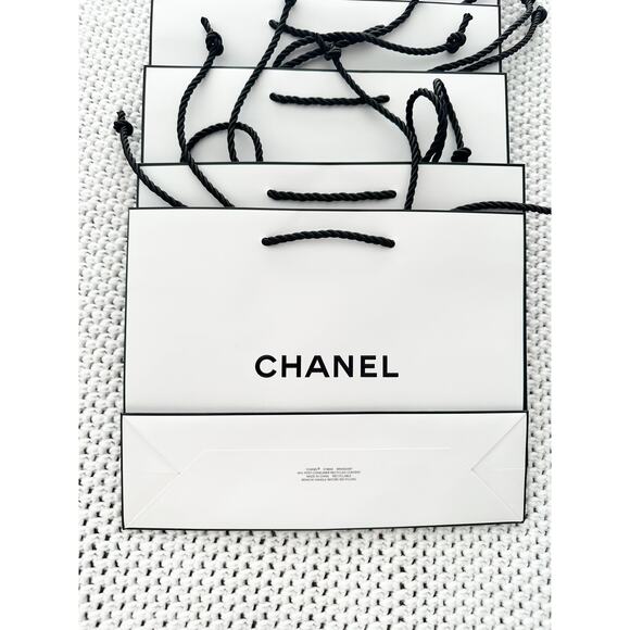 Chanel Bundle Lot of 15 White Black Trim Cosmetic Shopping Bags And Tissue Paper - Picture 4 of 6